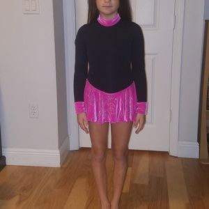 Girls Mondor small figure skating dress like new